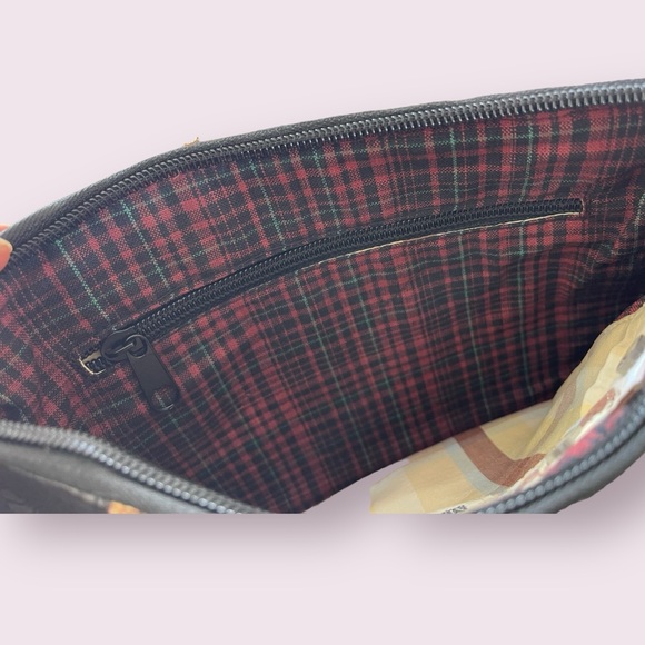 Clutch/ Wallet handbag- Spacious compartment including two pockets. Handmade Bag - Picture 4 of 10